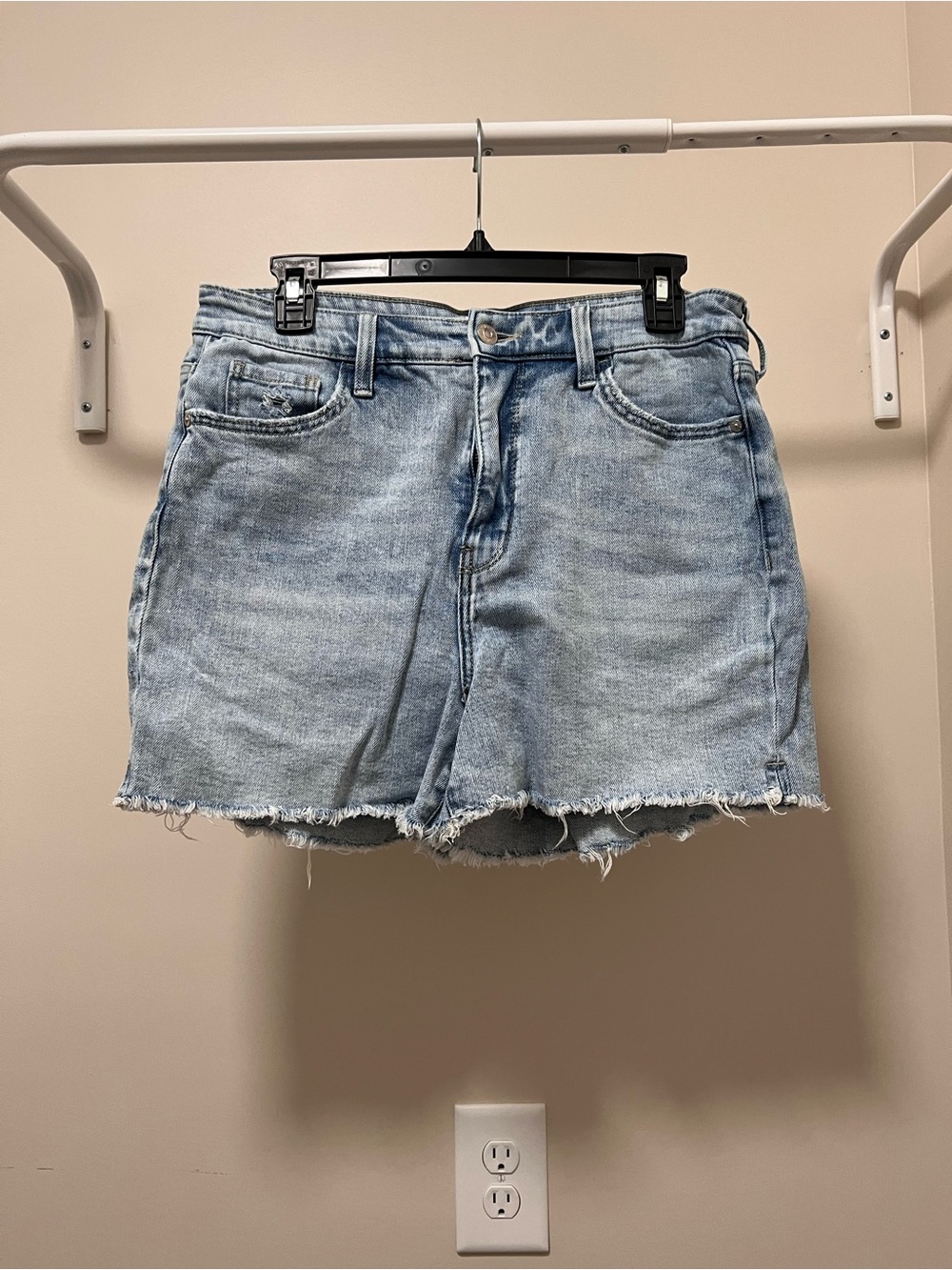 Wonderly Light Wash Denim Women’s Shorts - Casual Frayed Hem